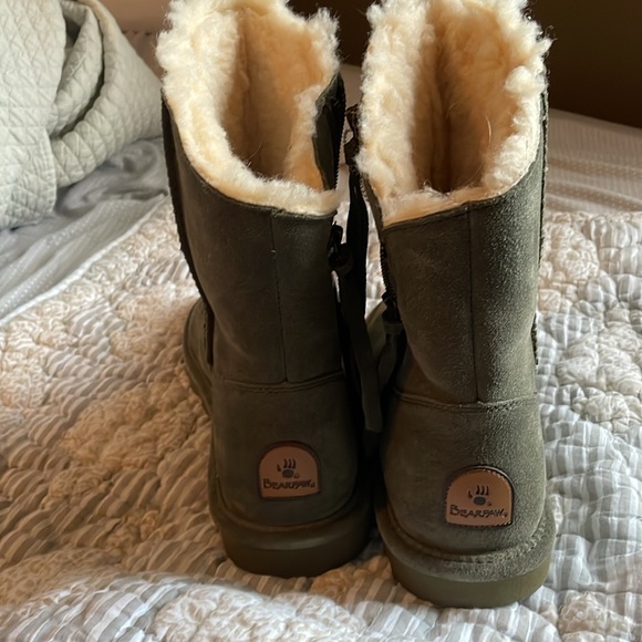 Bear paw brand new still with tag size 9 boots, sheep fur - Picture 3 of 6